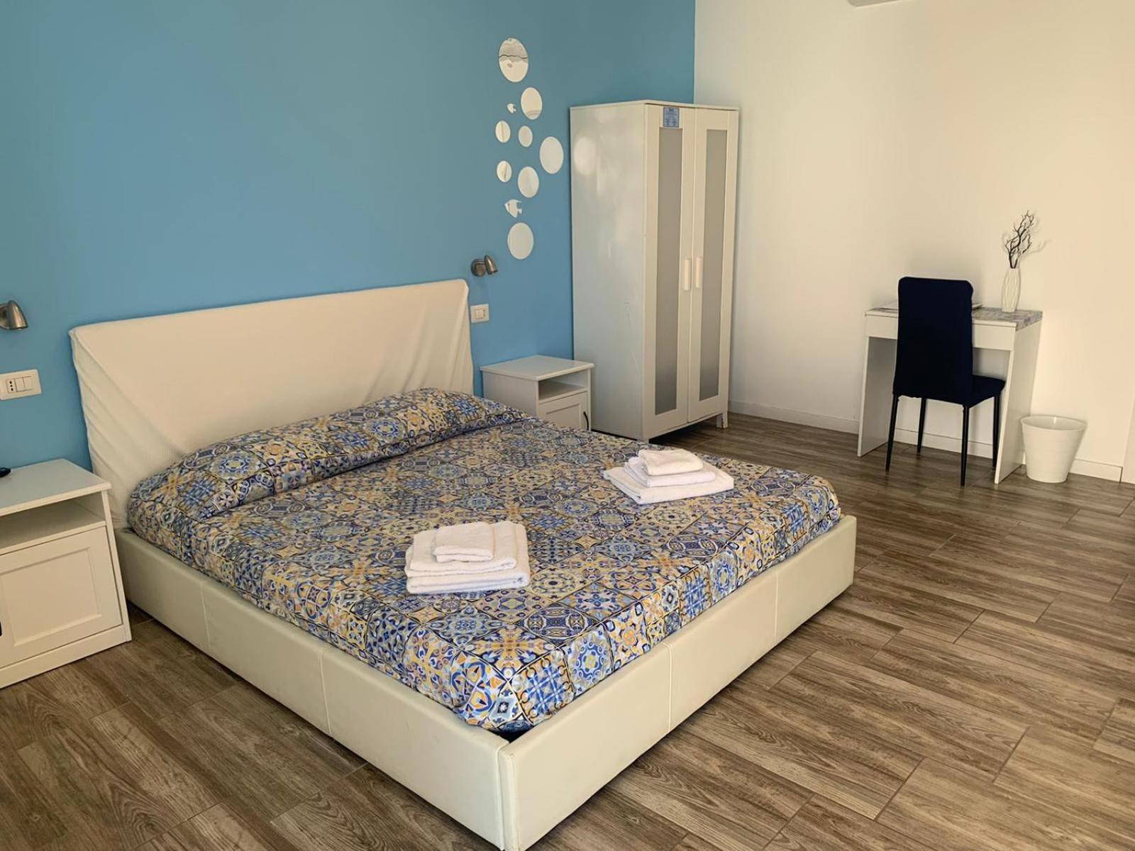 Borgomarino'S Room Cefalù Exteriör bild