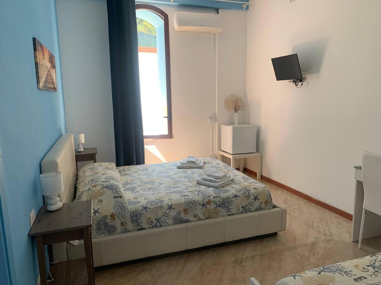 Borgomarino'S Room Cefalù Exteriör bild